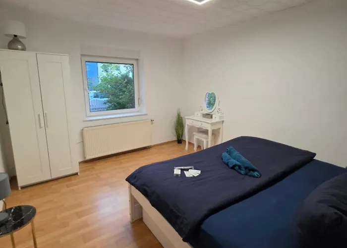 Haus mit Garten und Trasse